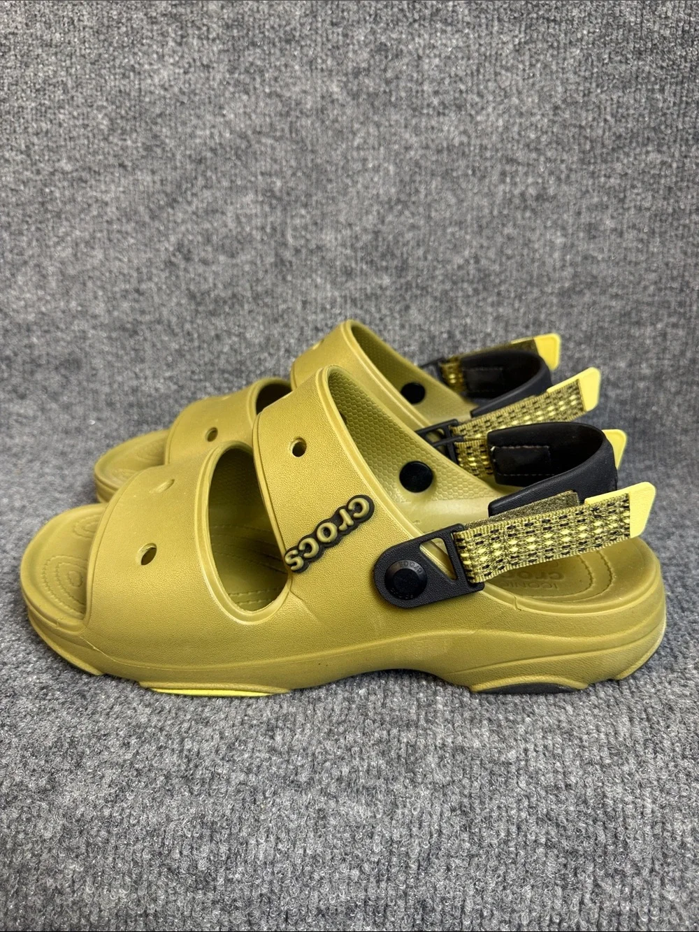 CROCS All Terrain Olive/Aloe Sandals Men’s 10, Women’s 12